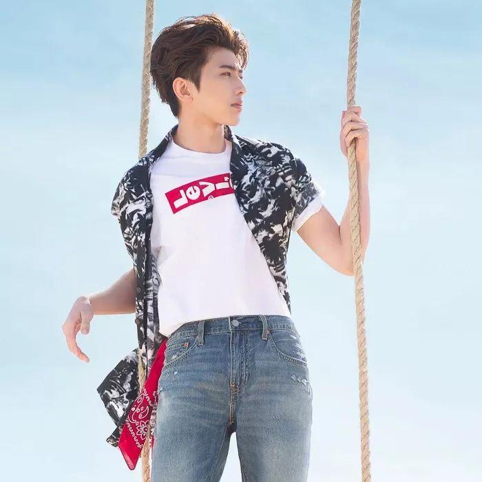 和陈冠希合作的男明星潮牌,陈冠希代言潮牌帆布鞋