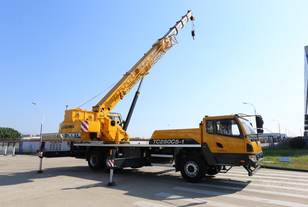 最真实的25吨吊车,25吨吊车三大件对比