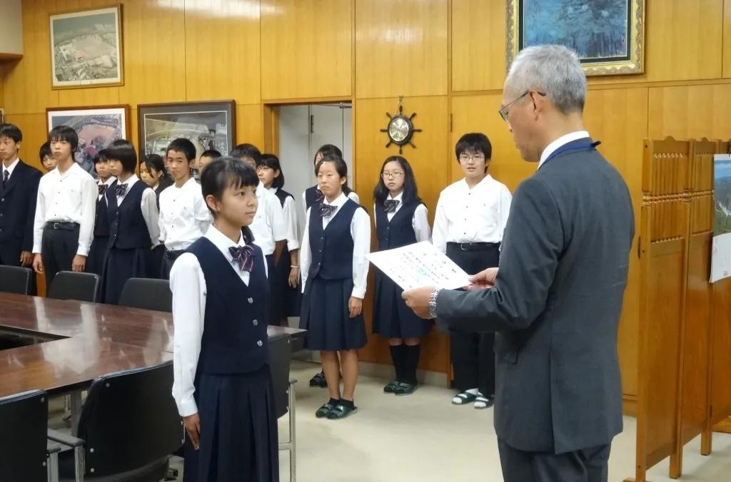 同样表示“重新”，「新たに」和「改めて」的区别是什么？