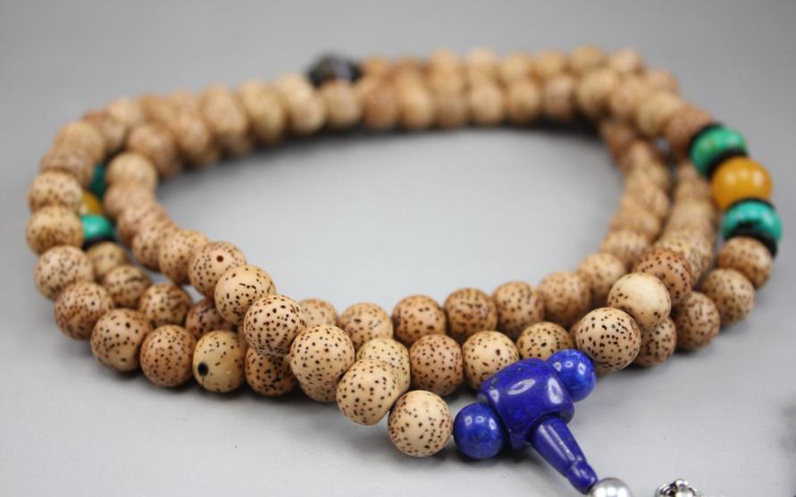 玉石手串不佩戴时如何保养,佩戴的金丝楠手串怎么保养