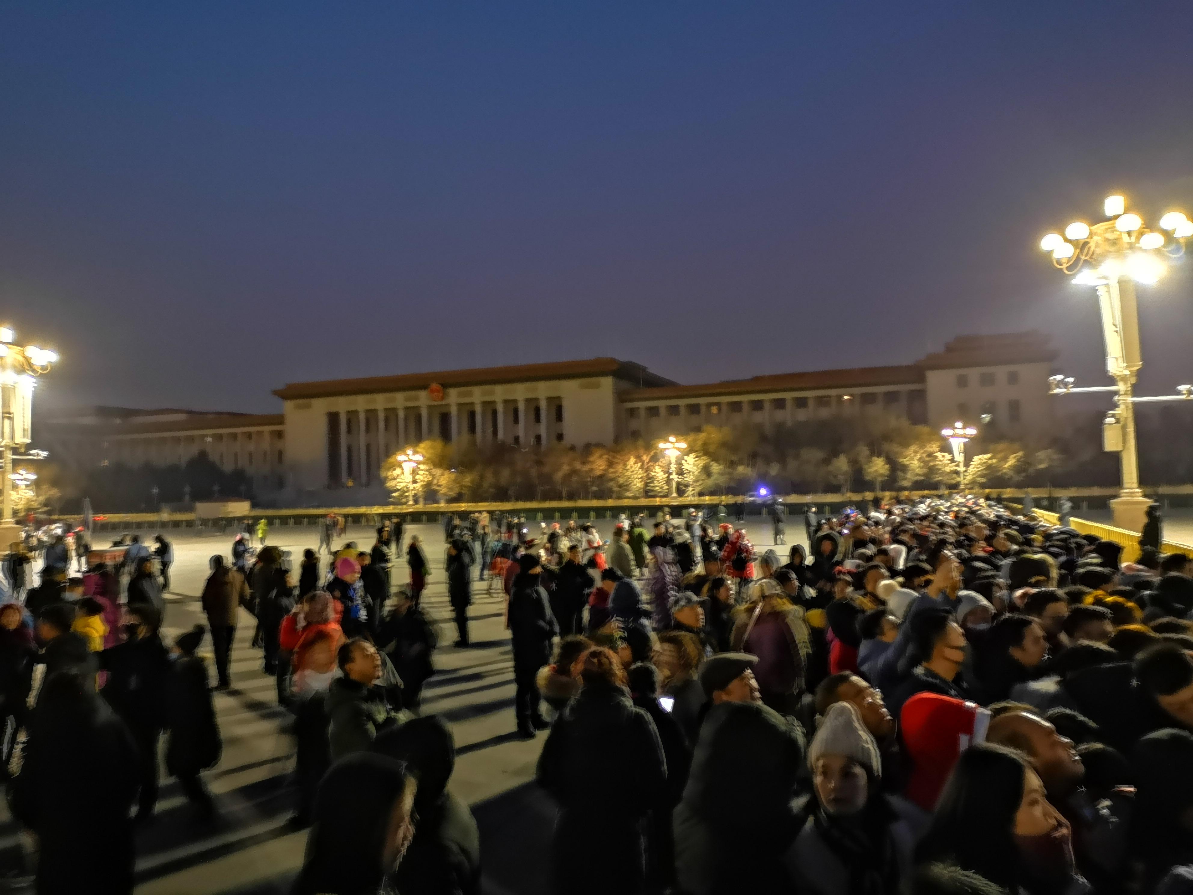 逛颐和园观十七孔桥金光穿洞,离颐和园金光穿洞奇景最近的入口