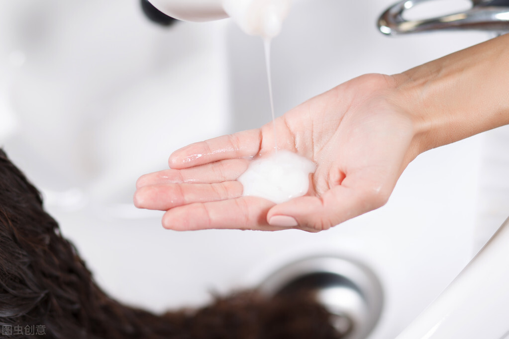 护发精油推荐干枯毛躁发尾,油头发尾干适合什么护发精油