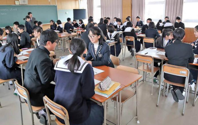 高中生可以转为职高生吗,高中生和职高生高考考的一样吗