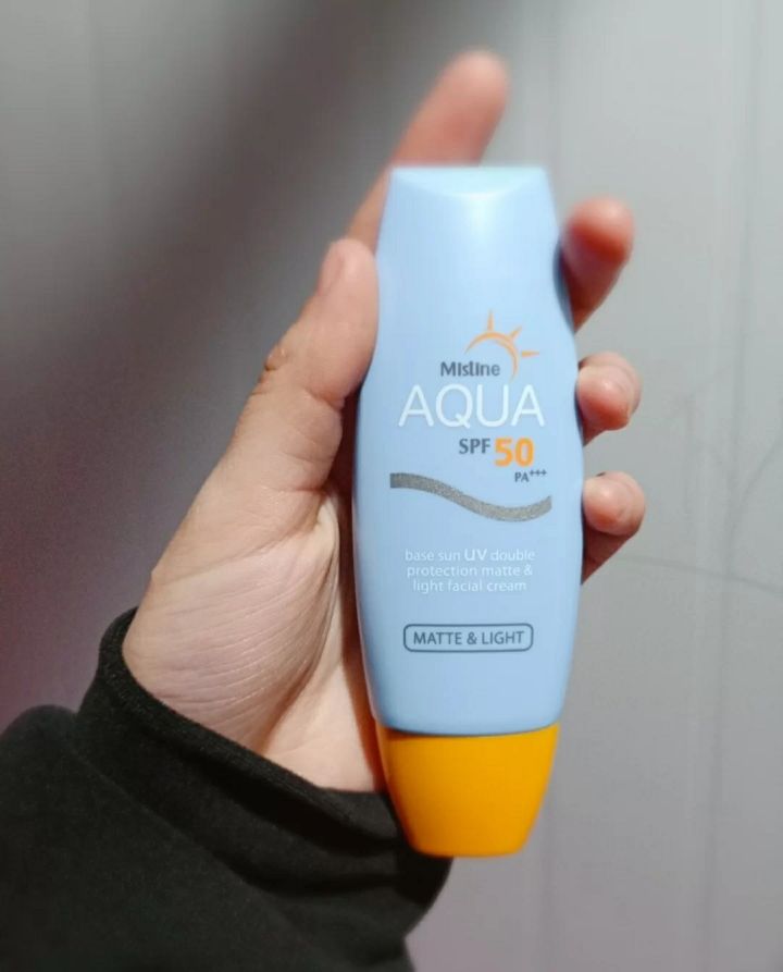 化完妆如何让脸部不那么油腻,化完妆如何让皮肤显得很亮很透