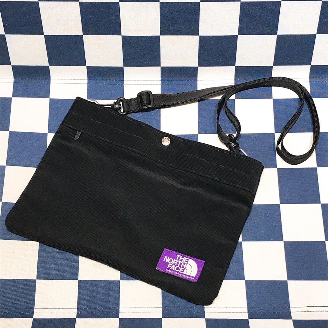 秋冬百搭斜挎包包推荐知乎,北面斜挎包哪个颜色好看