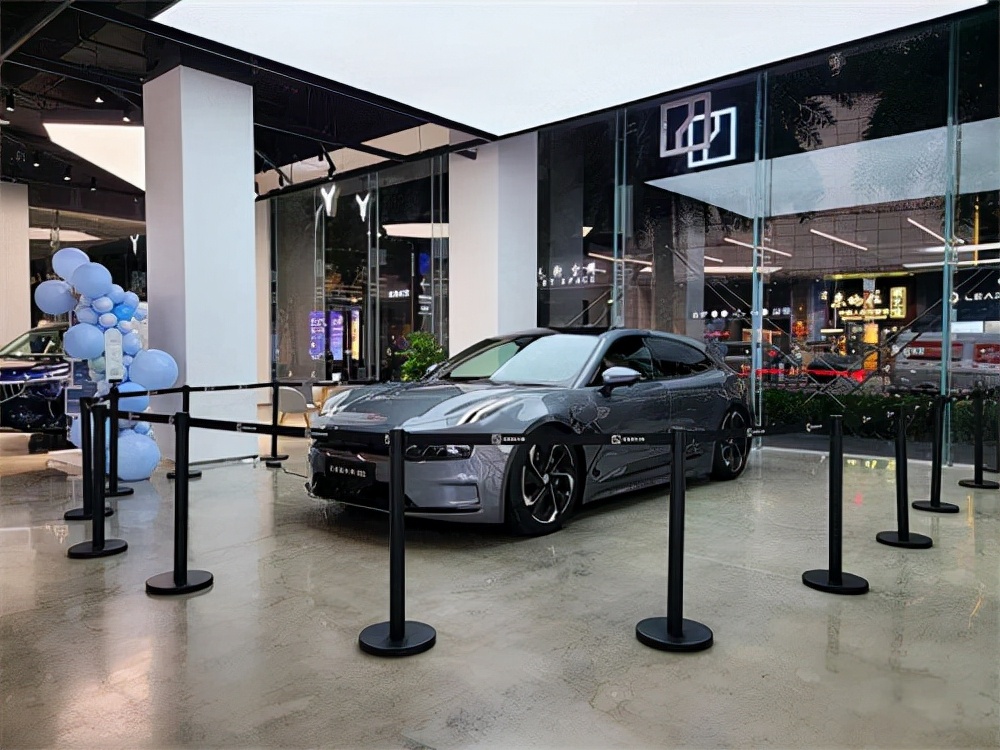 吉利高端品牌营销为何频繁翻车?极氪001是否还值得购买?