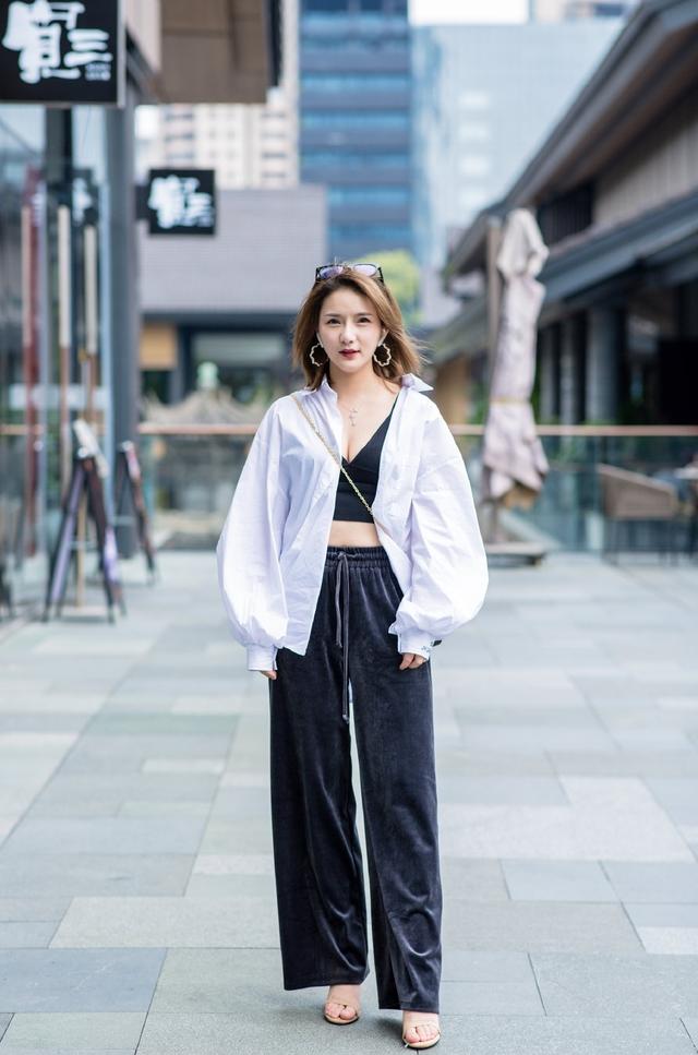 露脐装女生,露脐装马甲线女生