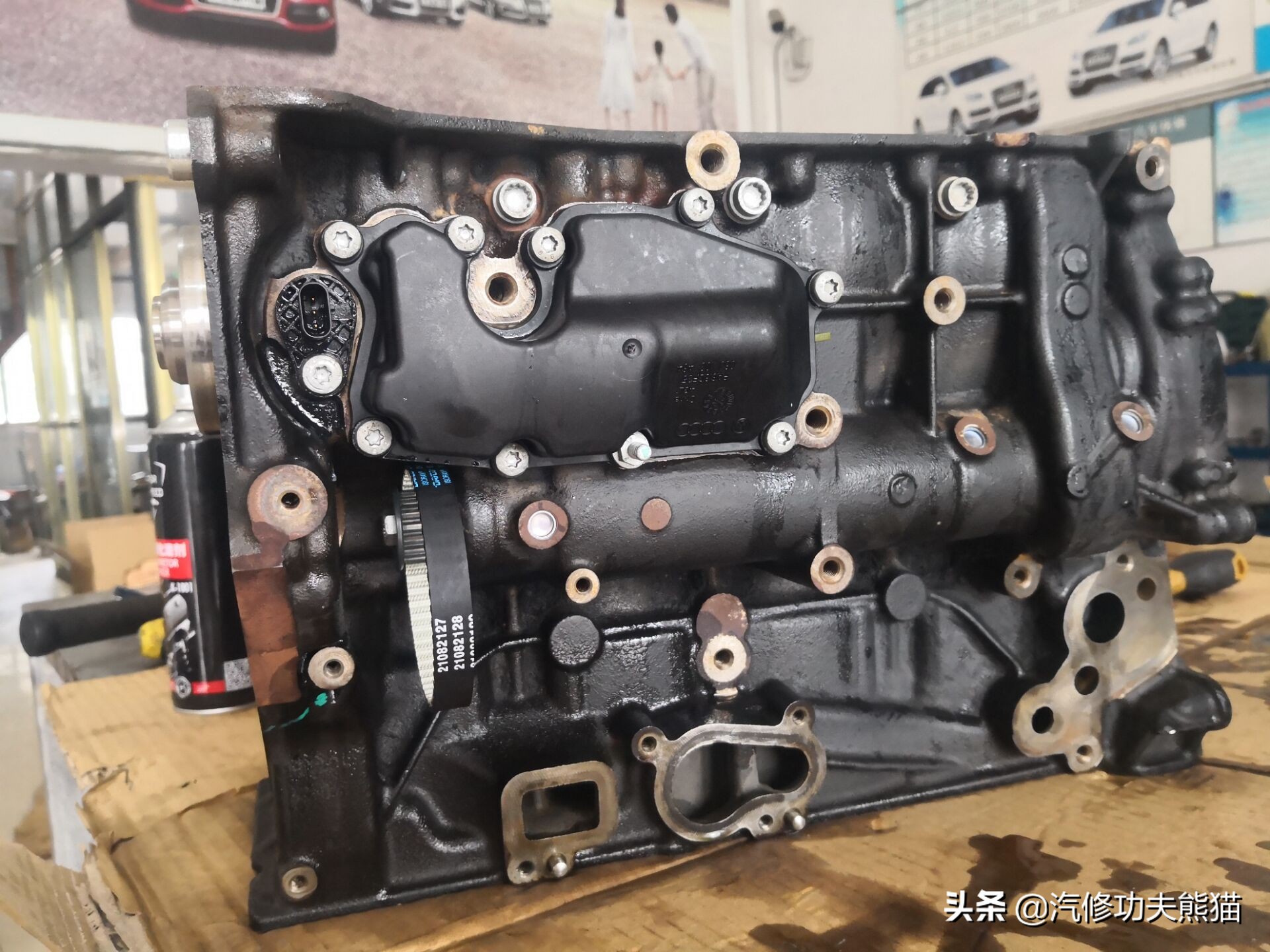 奥迪q5烧机油狂飙,奥迪q5烧机油且发动机抖动