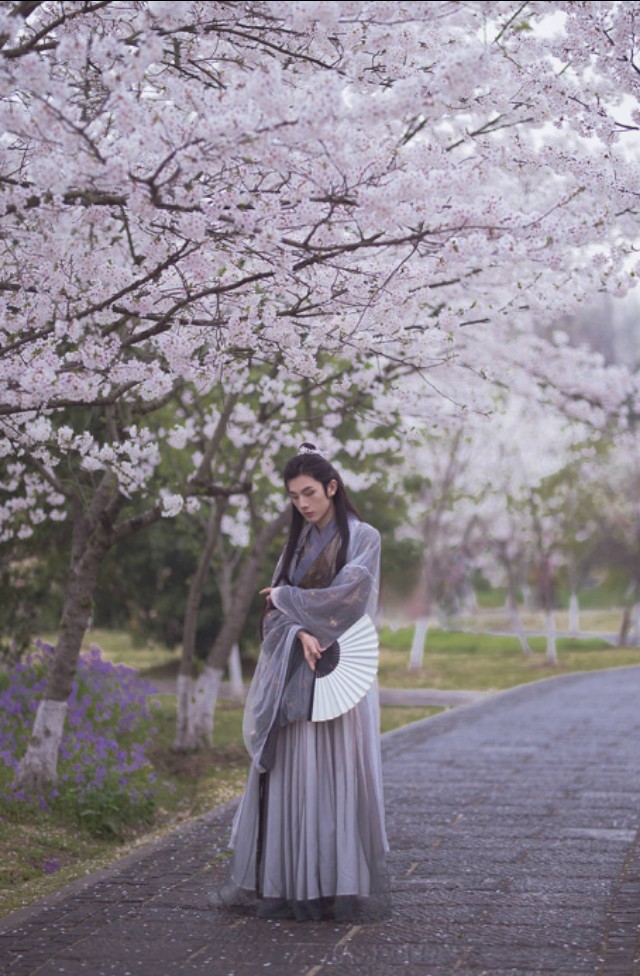 吟风·《词作》九首:冷月苍苍,幽思漫漫,闲步茫然难语