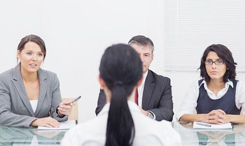 面试官捡到900元怎么办,面试题500元掉进马桶里捡还是不捡