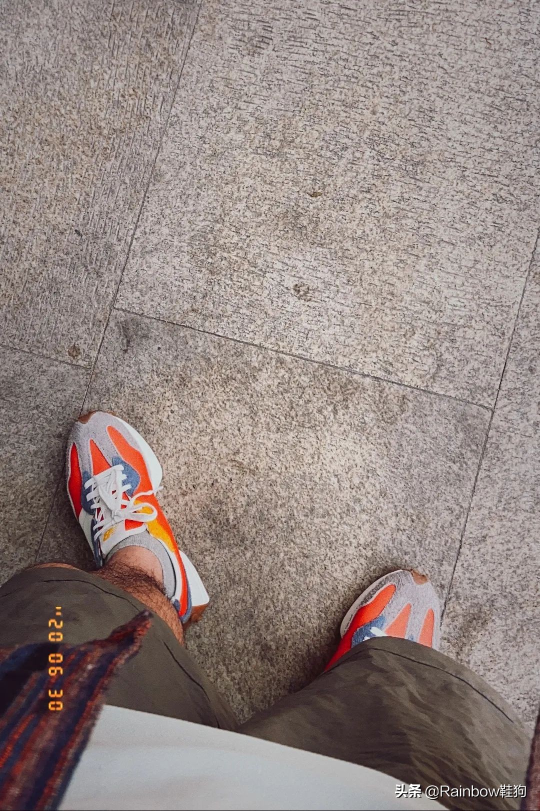 nb327白灰色上脚测评,nb327脚感真假对比