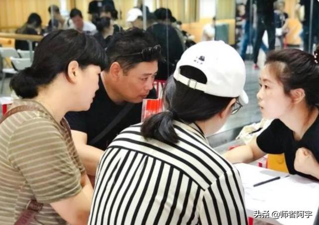 本科毕业就业月薪3万的六大专业,让985毕业生后悔的四大专业