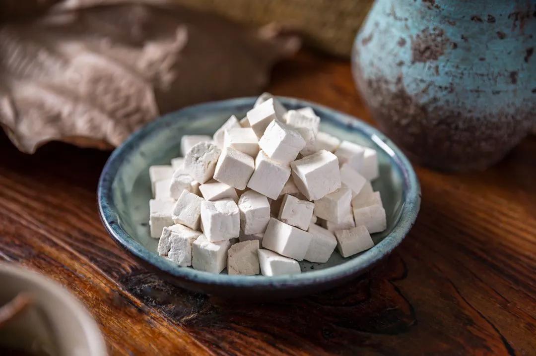 茯苓泡水喝的功效和副作用,茯苓可以多次泡水吗