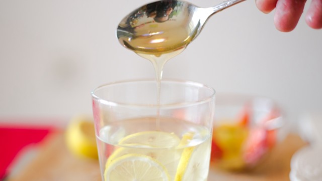 一只蜜蜂每天要多少蜜,一只蜜蜂一天可以采多少蜂蜜