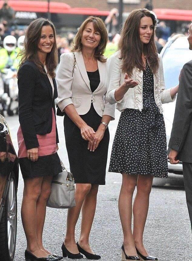 凯特王妃参加妹妹婚礼穿什么衣服,凯特王妃和弟媳妇