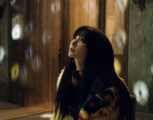 柳岩以前丑吗,罗曼蒂克消亡史柳岩