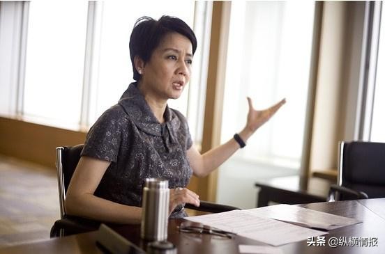 两个舞女竞争电视剧,两个富家少爷看上一个舞女