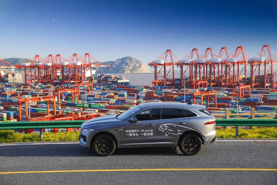 新捷豹f-pace3.0t试评,捷豹f-pace英伦绿