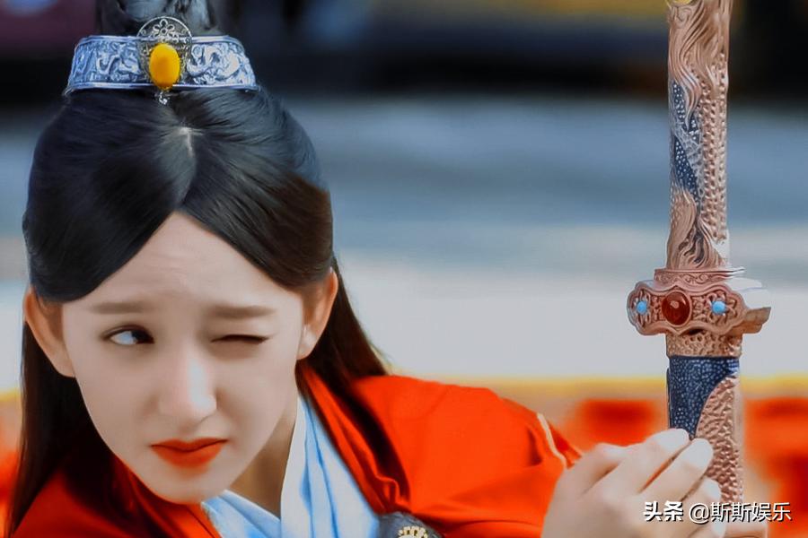 95后小花的古装造型盘点，杨超越温婉小巧，关晓彤端庄大气