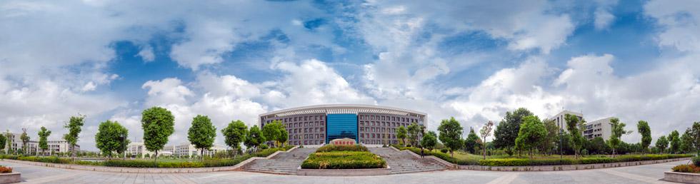 这所学校建立于体制内部,七十年的发展让它变成了如今这样?