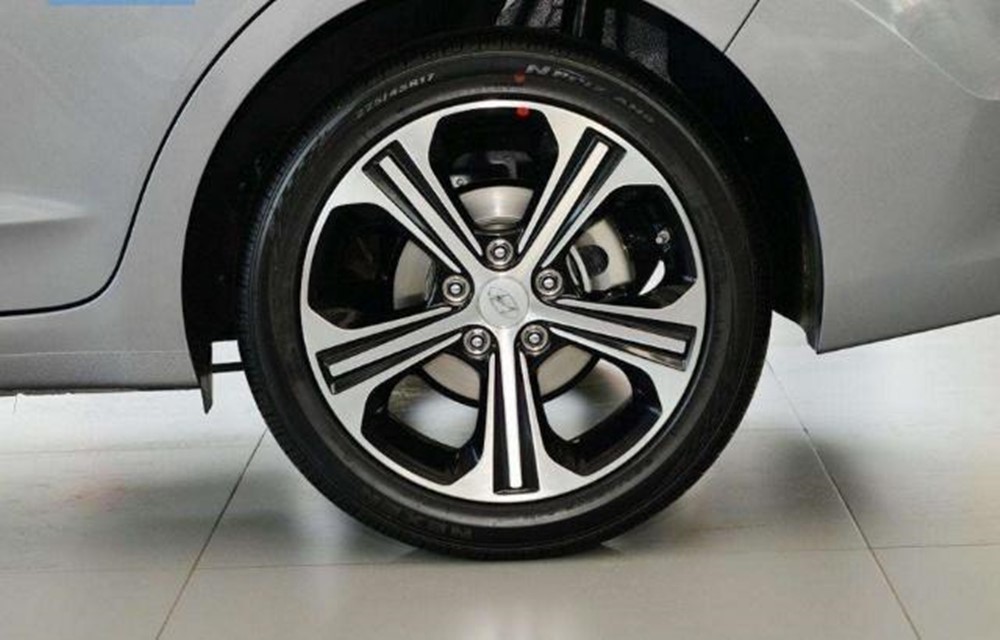 新轮胎噪音大还是旧轮胎噪音大,轮胎气压高噪音大还是低噪音大