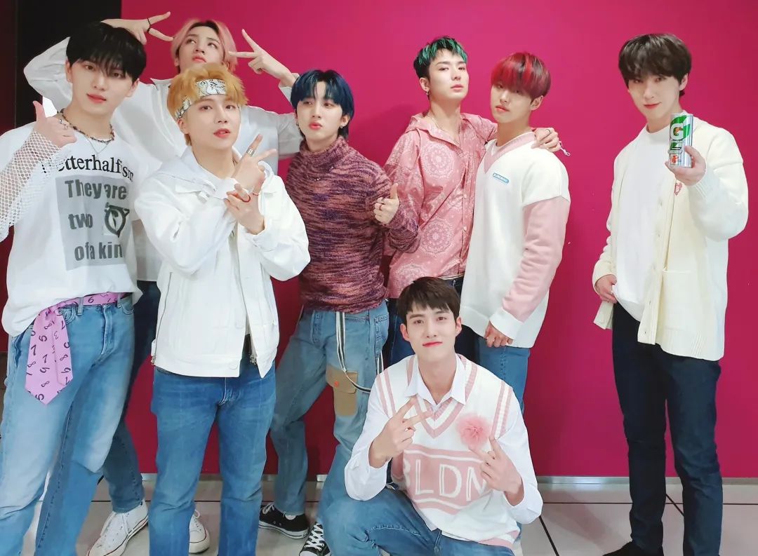 超好看的韩国原单卫衣,卫衣最新韩国款