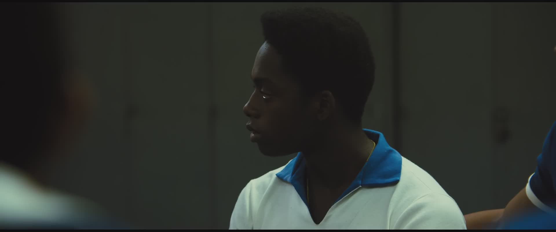 从贫民窟逆袭足球队,从贫民窟到足坛璀璨的巨星