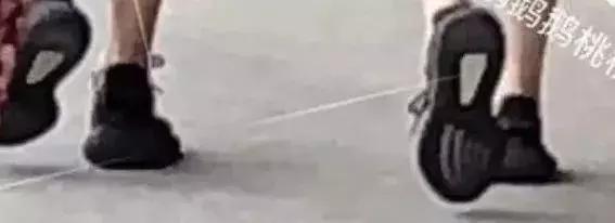 魏大勋杨幂亲密照,魏大勋和杨幂同回酒店举止亲密