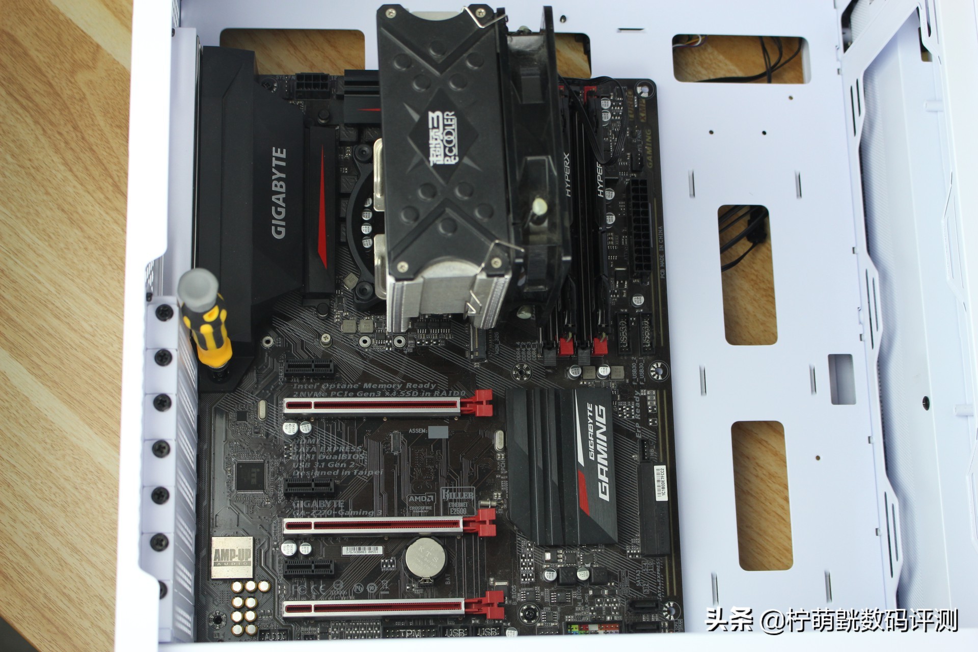 神光侧透不单调,畅快装机不求人易大师神光白色版上机体验