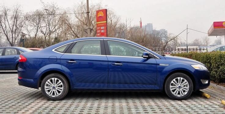 2012上牌的蒙迪欧致胜是哪一款,蒙迪欧致胜好还是七代雅阁好