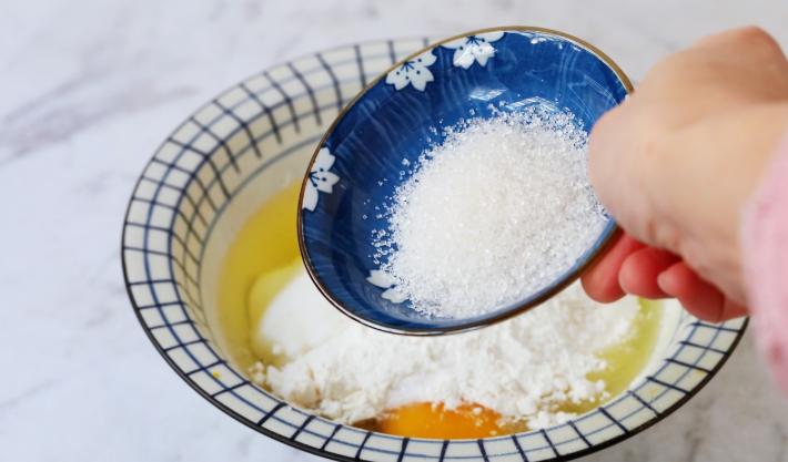 家常酸奶蒸蛋糕的做法超级简单,10寸酸奶蒸蛋糕的做法大全家常