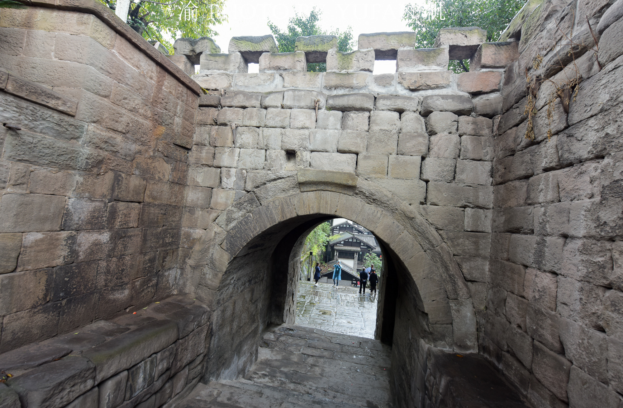 今日重庆朝天门洪崖洞图片,重庆朝天门和洪崖洞哪个好