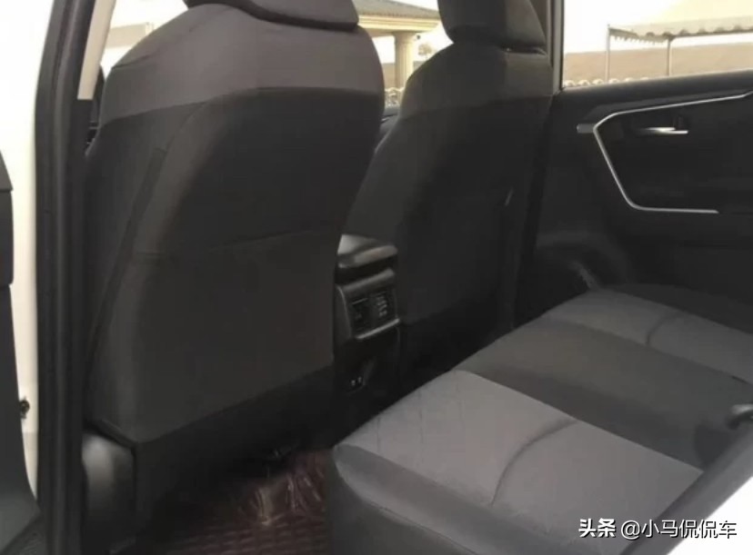 全新丰田荣放落地和用车成本参考,10w公里的丰田荣放值得买吗