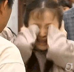 这年头的吻戏都这么激烈的么，嘴唇都是铁做的吧？