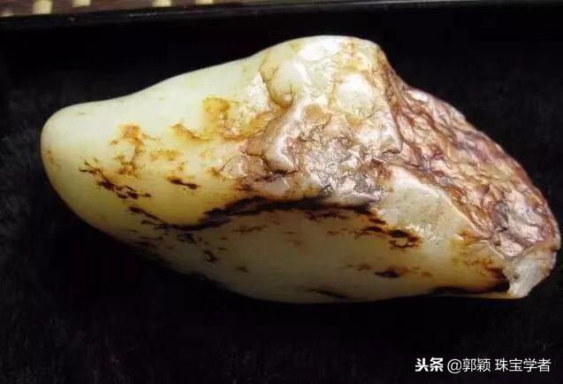 和田玉山料仿籽料手串,戏说新疆