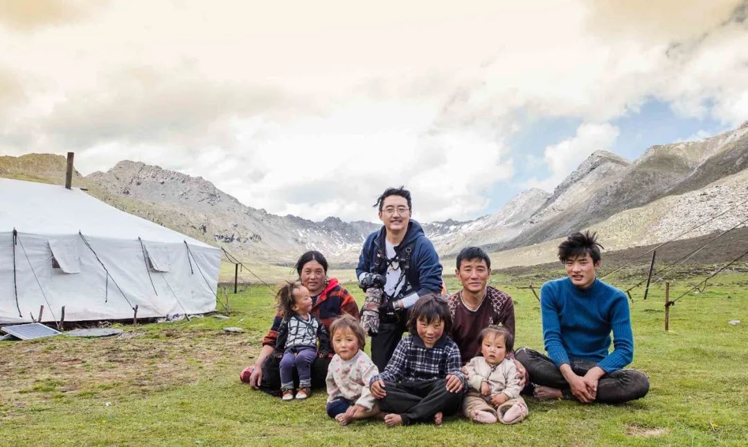 在脱贫攻坚一线的战友,向战斗在一线的扶贫战友致敬