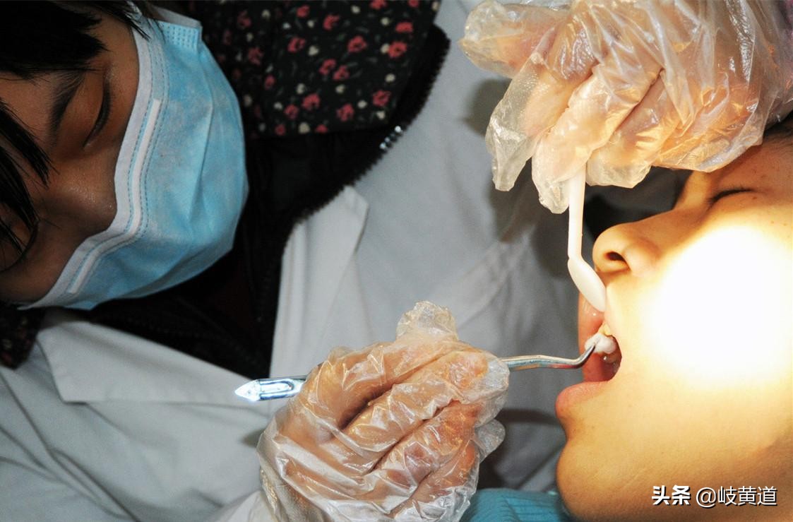 引起的口腔溃疡有什么偏方,口腔溃疡引起原因和治疗方法文章