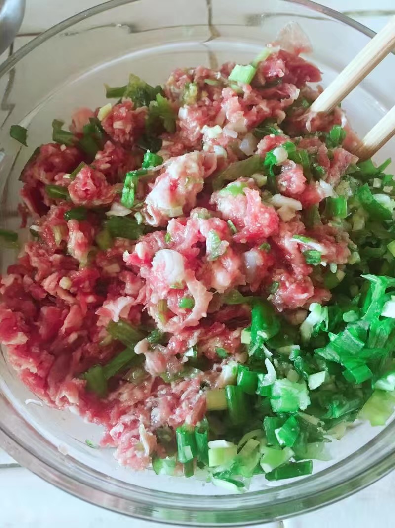 水煎包怎么做才能外酥里嫩,水煎包如何做色香味俱全