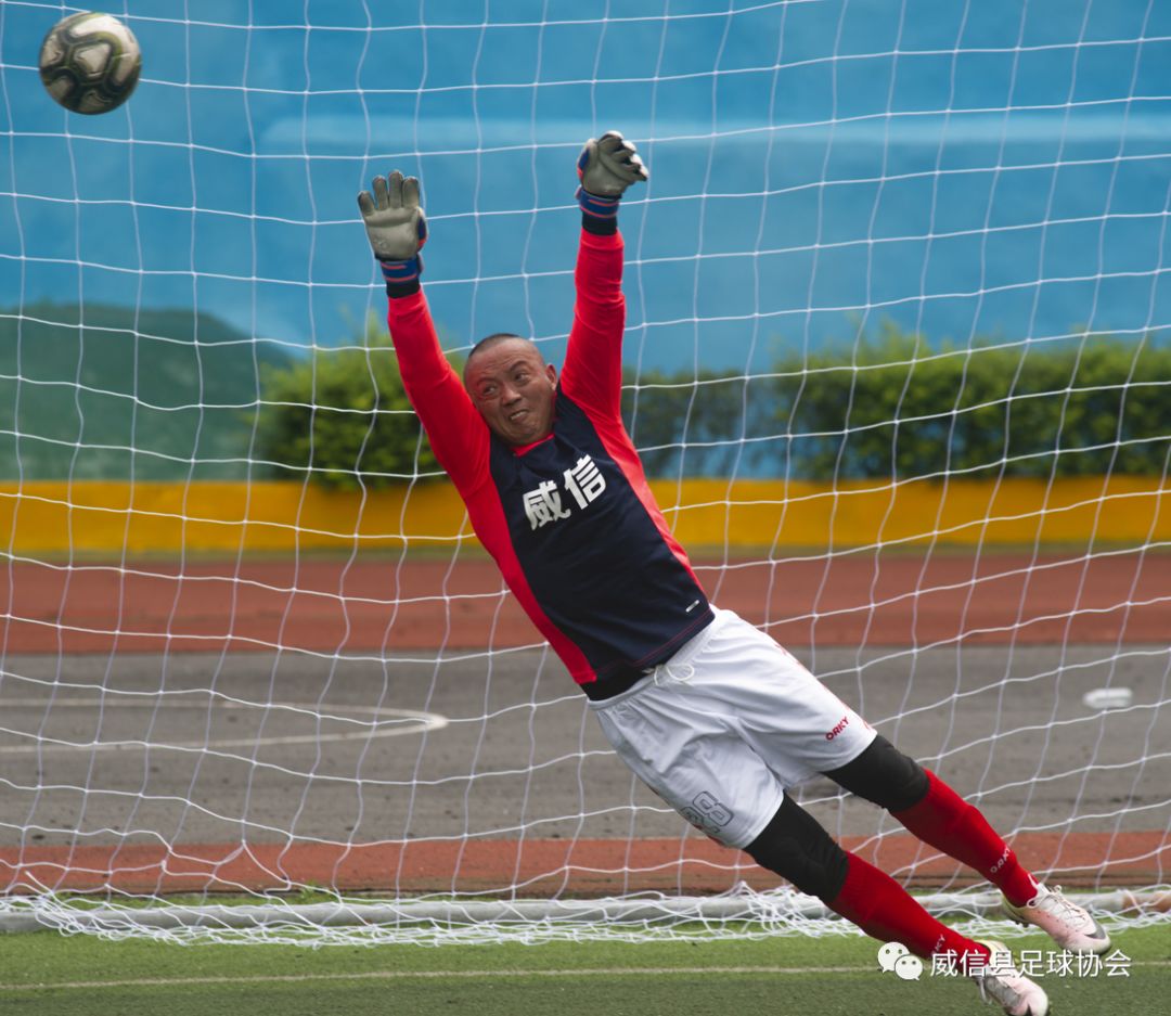 三市镇的足球比赛,我县首次举办全国县域足球赛事