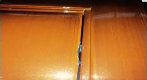 防盗门上缝隙不均怎样调,防盗门划掉漆怎么修复