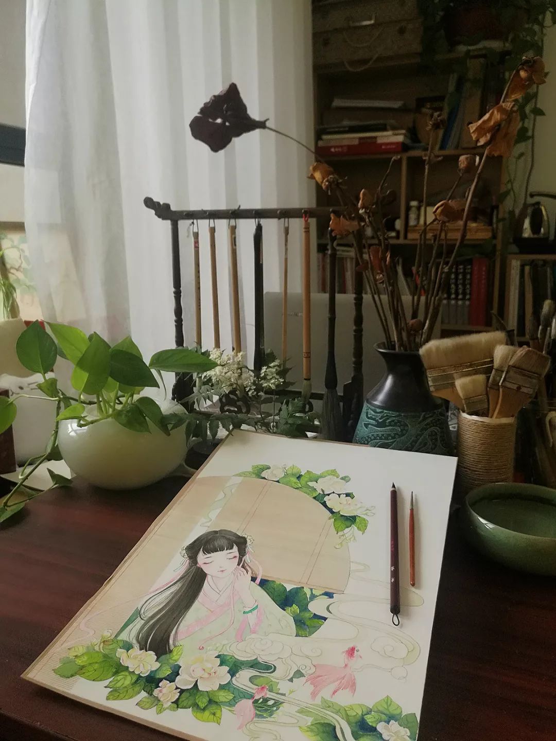 玉手青丝美女图片,一袭白衣清冷出尘的古风美人