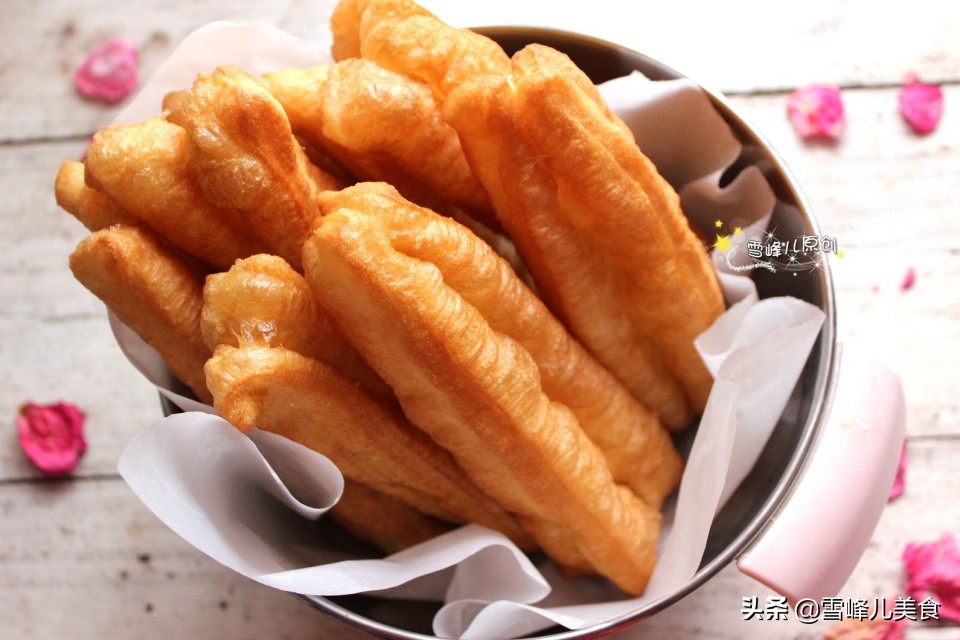 不用酵母泡打粉的油条怎样炸,不用酵母也能炸出松软酥脆的油条
