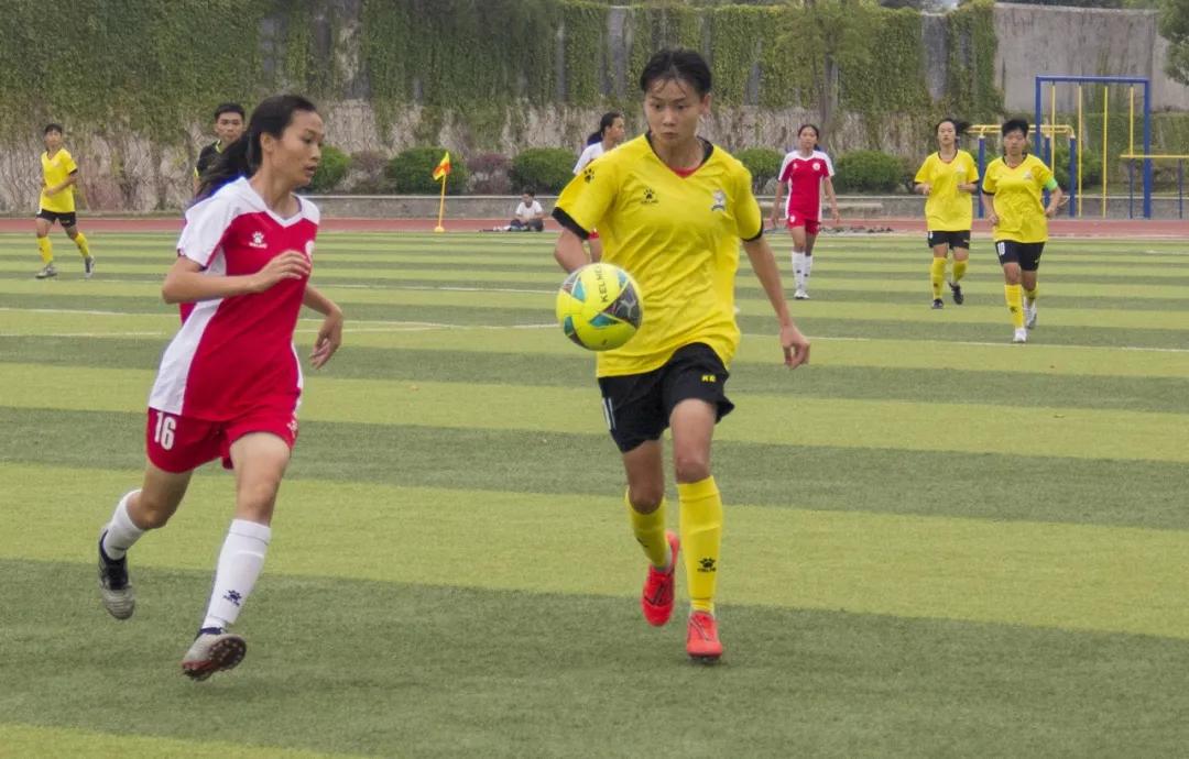 学校足球队取得佳绩,喜报我校足球队喜获甲组乙级亚军