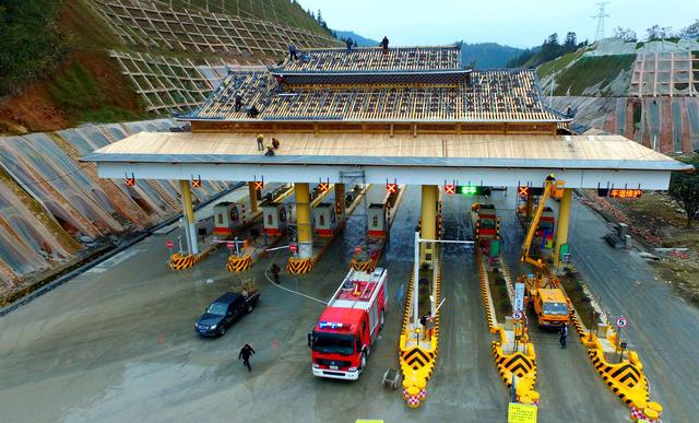 没有etc进高速怎么办,没有etc卡进入etc通道怎么办