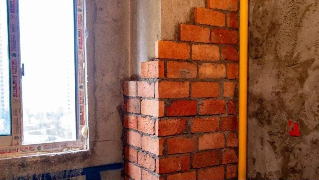 红砖包烟道瓷砖开裂是什么原因,烟道瓷砖怎么贴不开裂