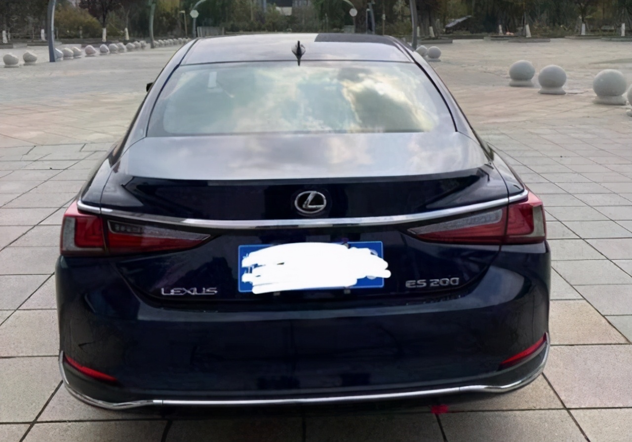 奥迪a6l和雷克萨斯es200选哪个,奥迪a6l雷克萨斯es200最新款