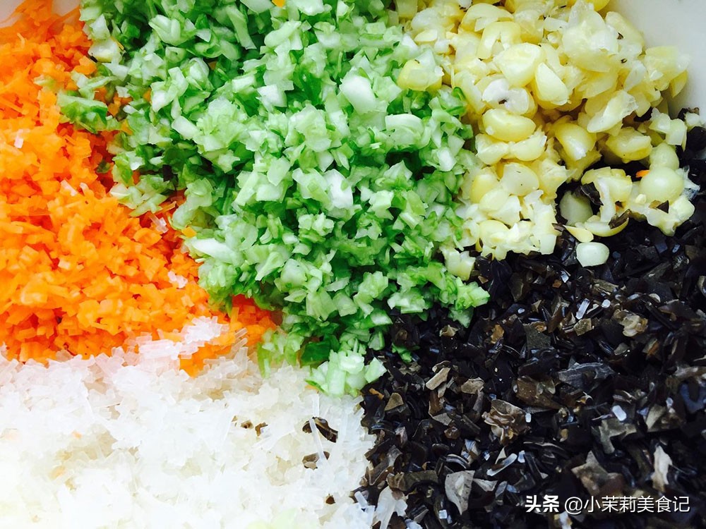 大年30吃素馅饺子寓意,大年初一吃素馅好还是肉饺子好