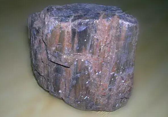 捡到这样的石头千万别扔桌子,遇到这样的石头赶紧捡