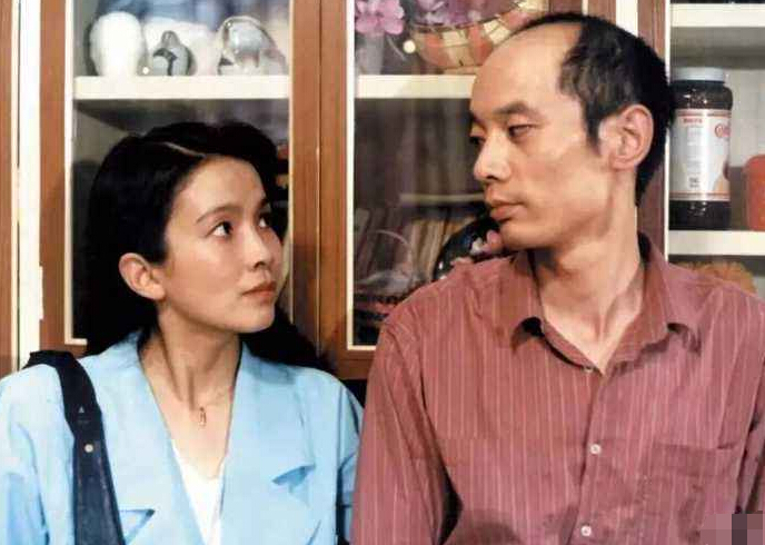 演员吕丽萍年轻时候照片,演员吕丽萍个子不高