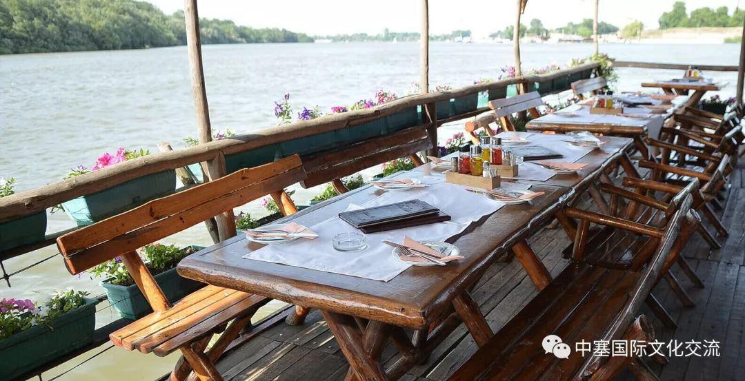 贝尔格莱德老街区饮食,在贝尔格莱德吃北京烤鸭